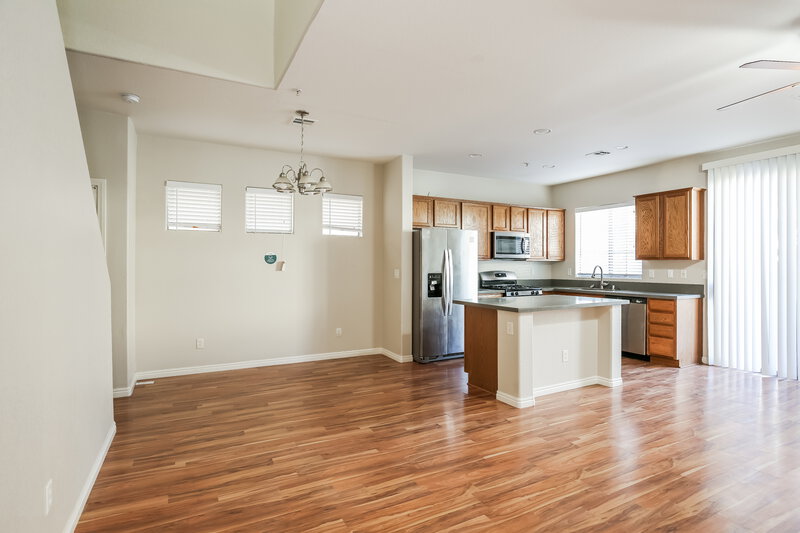 1,705/Mo, 712 Cades Cove Ave North Las Vegas, NV 89084 Dining Room View