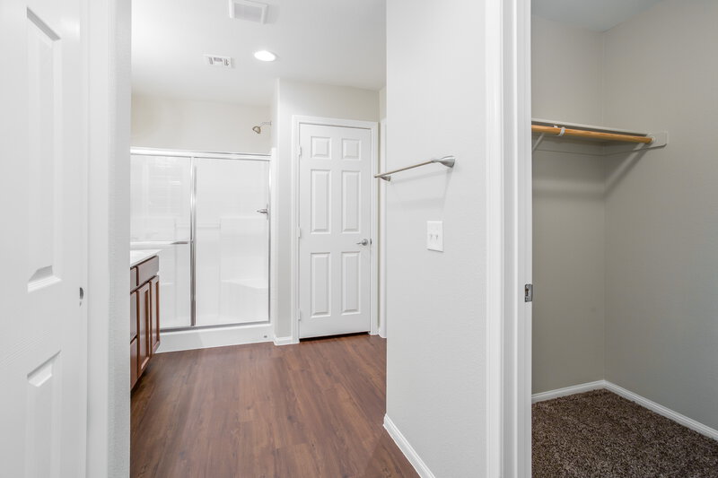 2,145/Mo, 10232 Ruggles Mansion Ave Las Vegas, NV 89166 Master Bathroom View
