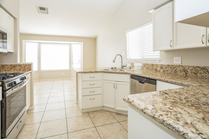 2,055/Mo, 4416 La Madre Way North Las Vegas, NV 89031 Kitchen View 2