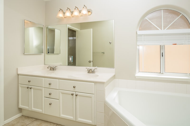 2,055/Mo, 4416 La Madre Way North Las Vegas, NV 89031 Master Bathroom View