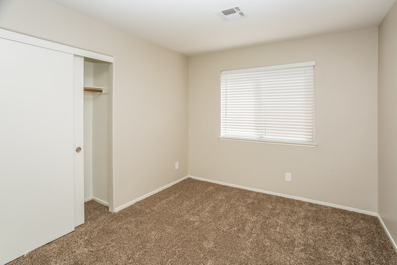 2,055/Mo, 4416 La Madre Way North Las Vegas, NV 89031 Bedroom View