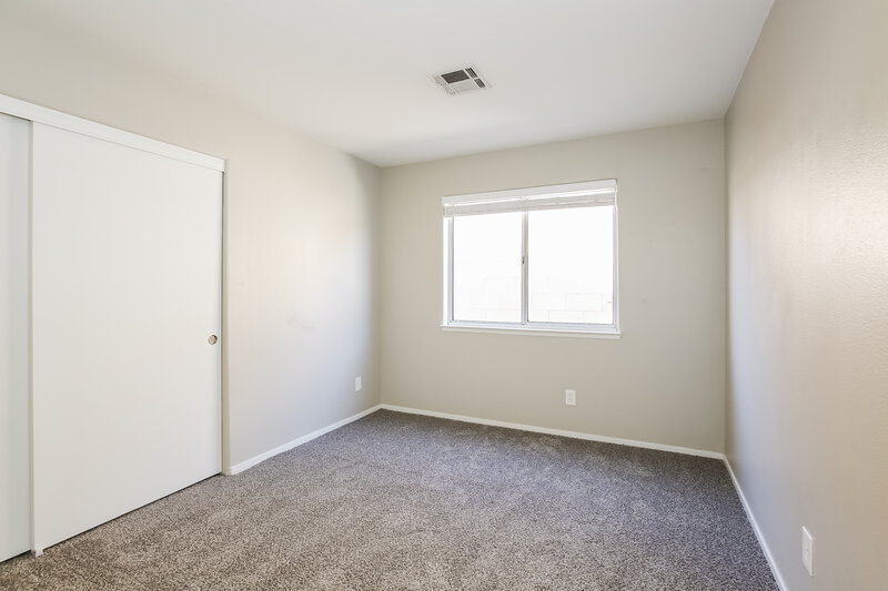 2,075/Mo, 4416 La Madre Way North Las Vegas, NV 89031 Bedroom View