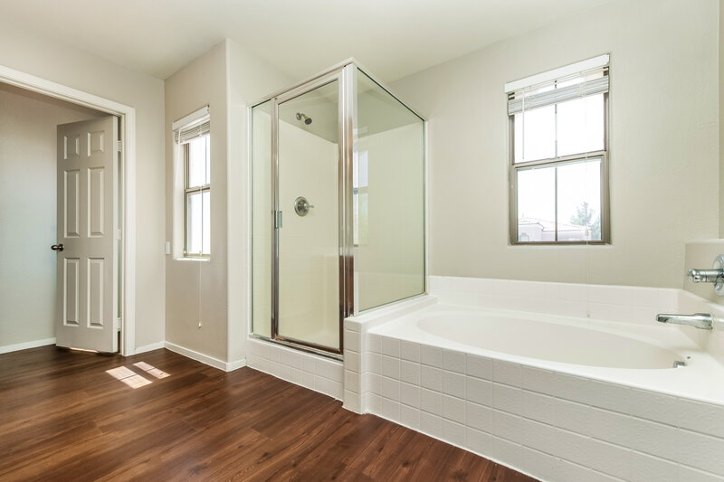 1,945/Mo, 10016 Bonterra Ave Las Vegas, NV 89129 Main Bathroom View