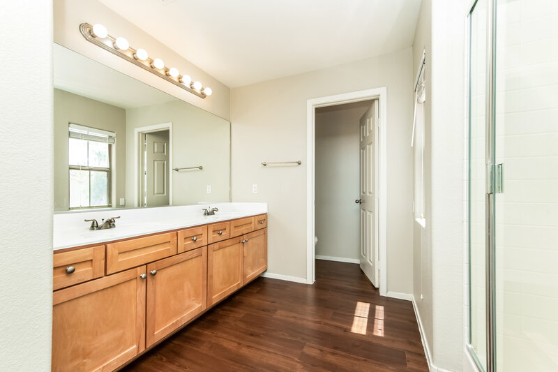 1,945/Mo, 10016 Bonterra Ave Las Vegas, NV 89129 Main Bathroom View 2