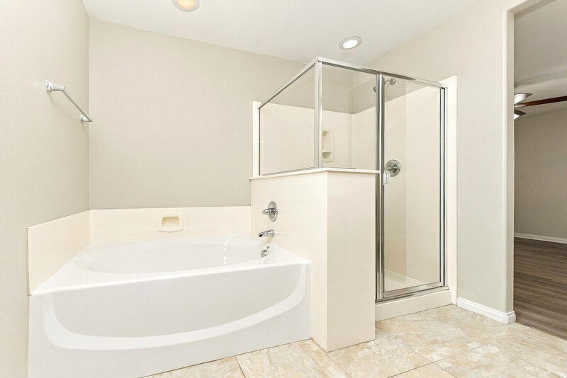 2,105/Mo, 5661 Primrose Peak Ct. Las Vegas, NV 89130 Primary Bathroom View 2