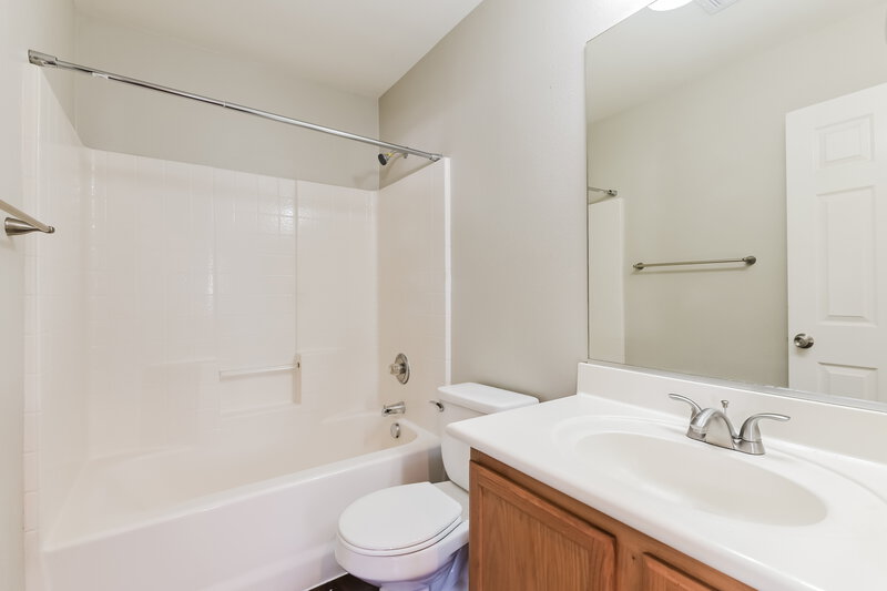 2,030/Mo, 10599 Pueblo Springs Street Las Vegas, NV 89183 Bathroom View