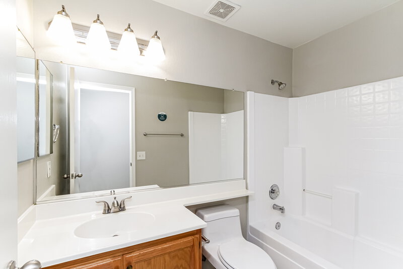 2,300/Mo, 743 Camino Del Ray Henderson, NV 89012 Bathroom View