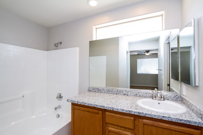 1,945/Mo, 1030 Grand Cerritos Ave Las Vegas, NV 89183 Master Bathroom View