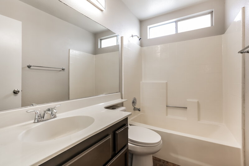 2,235/Mo, 6400 Cosmo Lane Las Vegas, NV 89130 Bathroom View