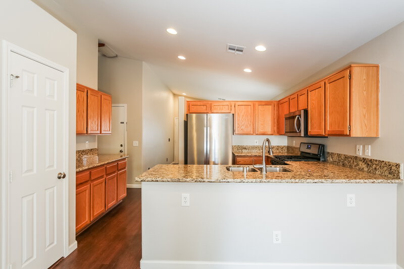 1,950/Mo, 9008 Crooked Shell Ave Las Vegas, NV 89143 Kitchen View