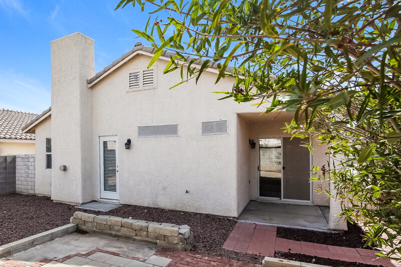 1,950/Mo, 9008 Crooked Shell Ave Las Vegas, NV 89143 Rear View