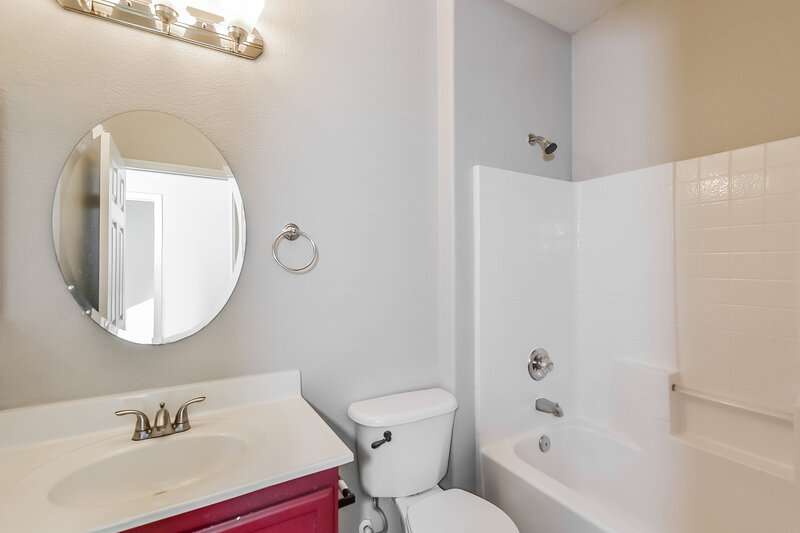 2,480/Mo, 5209 Adorato Dr North Las Vegas, NV 89031 Bathroom View
