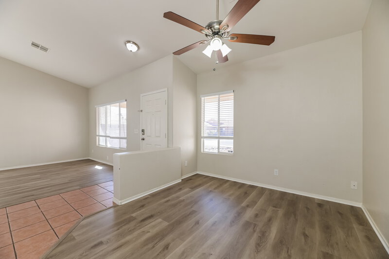 1,885/Mo, 5124 Keswick Rd North Las Vegas, NV 89031 Living Room View 2