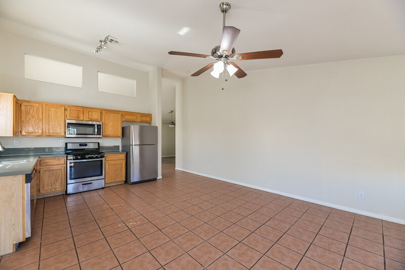 1,885/Mo, 5124 Keswick Rd North Las Vegas, NV 89031 Kitchen View