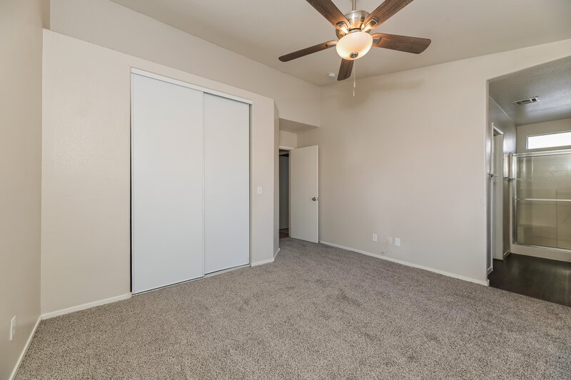 1,885/Mo, 5124 Keswick Rd North Las Vegas, NV 89031 Main Bedroom View 2