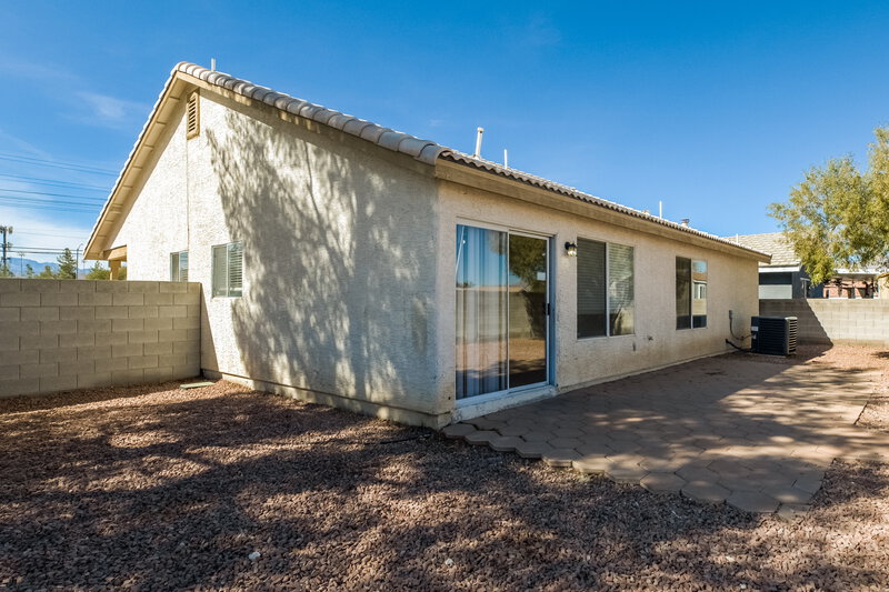 1,885/Mo, 5124 Keswick Rd North Las Vegas, NV 89031 Rear View 2