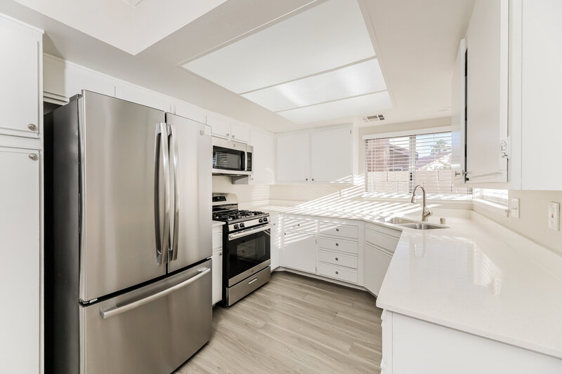 2,440/Mo, 1751 Forest Walk Dr Las Vegas, NV 89119 Kitchen View