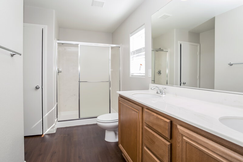 2,840/Mo, 5812 Gemstone Peak Street North Las Vegas, NV 89031 Master Bathroom View