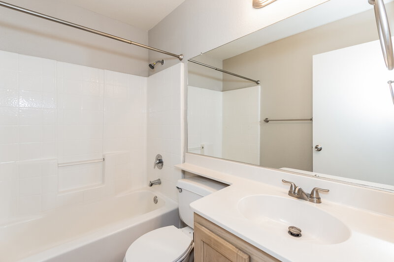 2,070/Mo, 175 Mirador Street Henderson, NV 89074 Bathroom View
