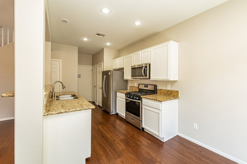 1,985/Mo, 9437 Jewel Lake Avenue Las Vegas, NV 89166 Kitchen View