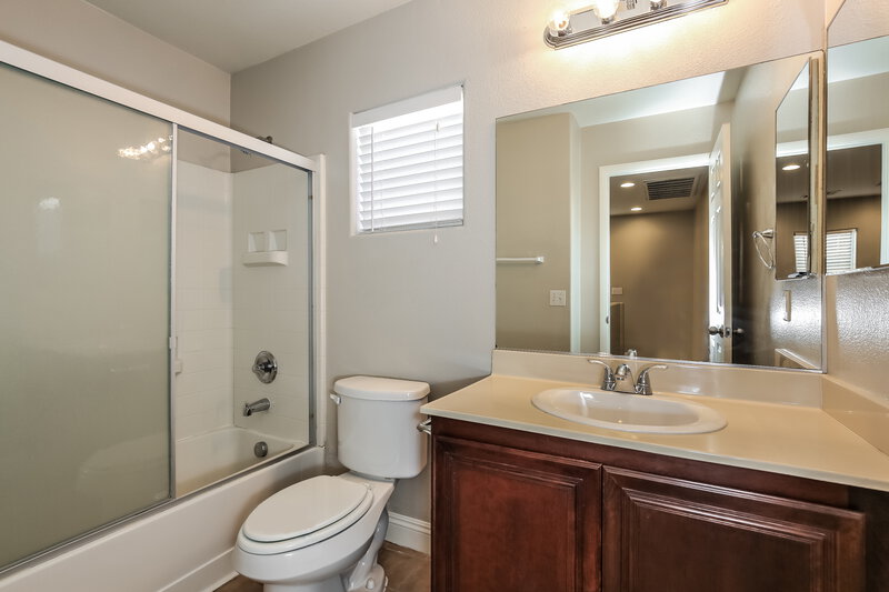 1,910/Mo, 8157 Maitai Avenue Las Vegas, NV 89147 Bathroom View