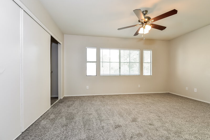 3,060/Mo, 8884 Hampton Green Avenue Las Vegas, NV 89129 Main Bedroom View