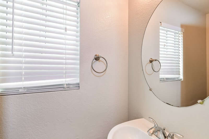 3,060/Mo, 8884 Hampton Green Avenue Las Vegas, NV 89129 Bathroom View 2