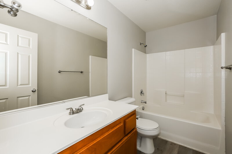 1,850/Mo, 4076 Oliver Sagebrush Drive Las Vegas, NV 89122 Bathroom View