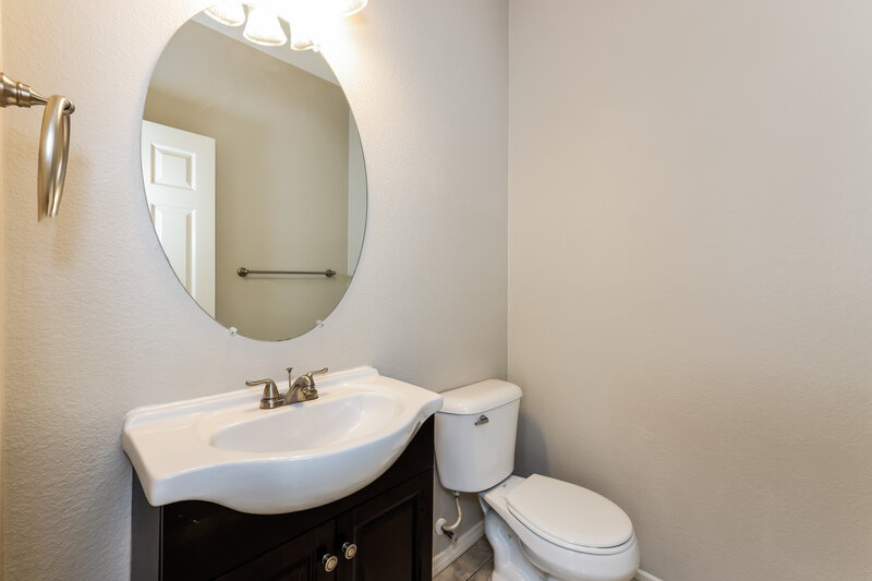 1,960/Mo, 4076 Oliver Sagebrush Drive Las Vegas, NV 89122 Bathroom View 2