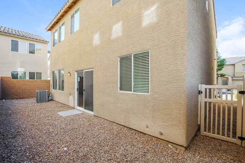 1,850/Mo, 4076 Oliver Sagebrush Drive Las Vegas, NV 89122 Rear View