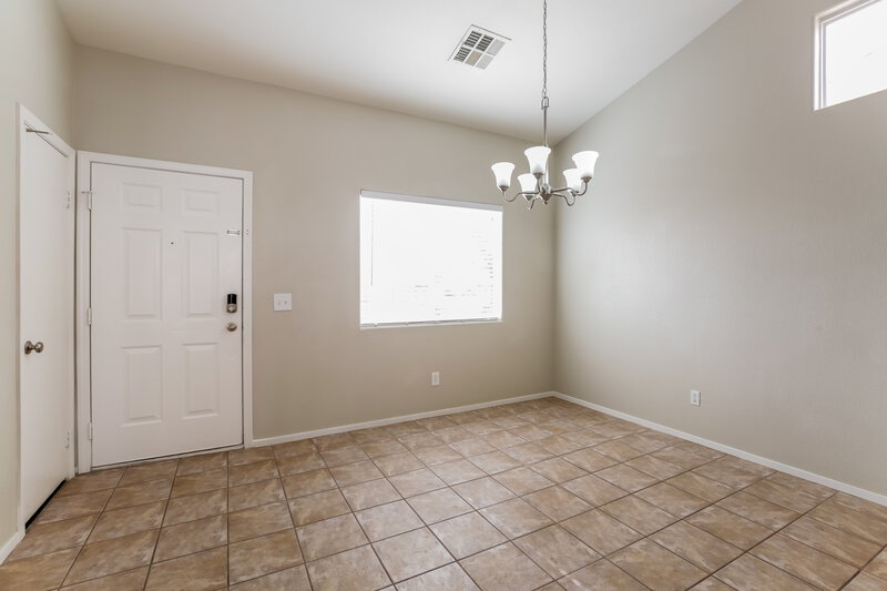 1,825/Mo, 2516 West El Campo Grande Avenue North Las Vegas, NV 89031 Dining Room View