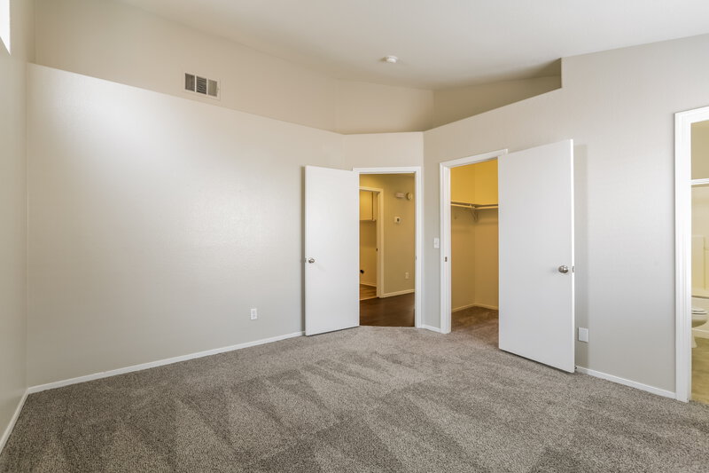 1,825/Mo, 2516 West El Campo Grande Avenue North Las Vegas, NV 89031 Main Bedroom View 2