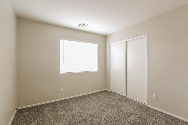 1,825/Mo, 2516 West El Campo Grande Avenue North Las Vegas, NV 89031 Bedroom View 3