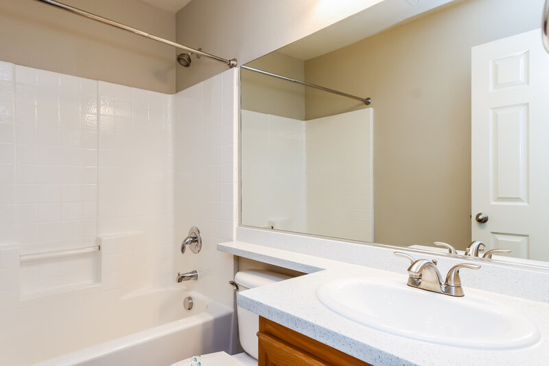 2,055/Mo, 7480 Celosia Street Las Vegas, NV 89113 Bathroom View
