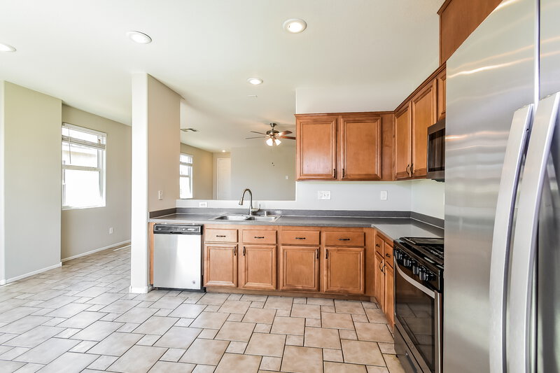 1,980/Mo, 3169 Calamus Pointe Ave North Las Vegas, NV 89081 Kitchen View