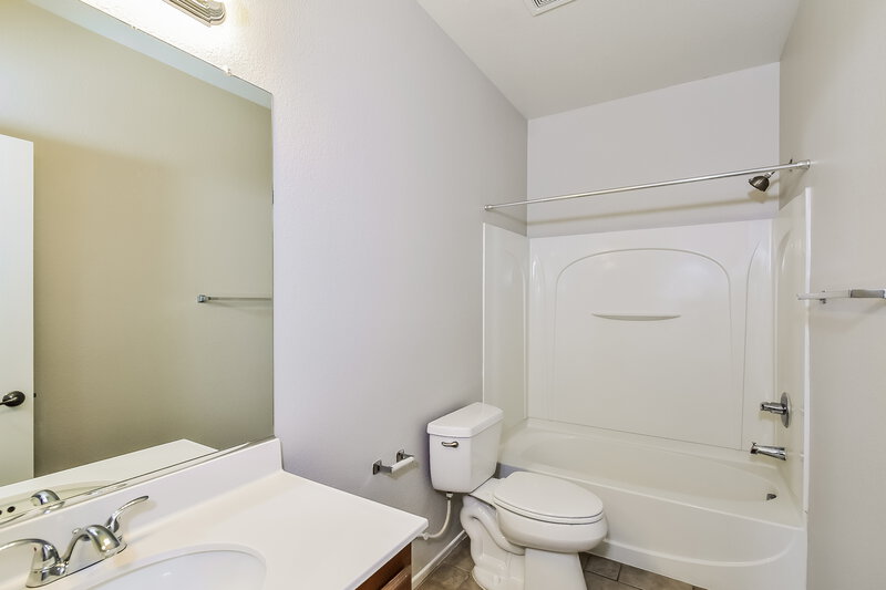 1,980/Mo, 3169 Calamus Pointe Ave North Las Vegas, NV 89081 Bathroom View