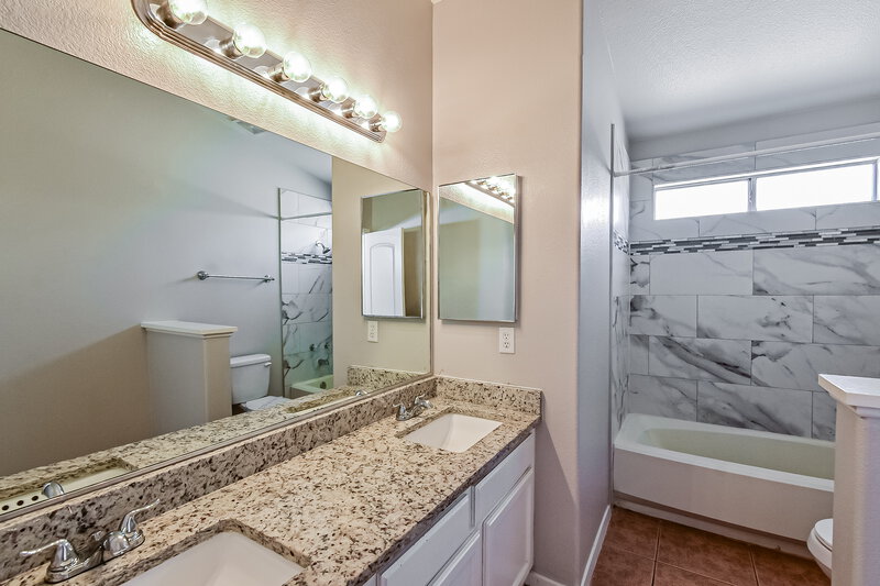 1,905/Mo, 4515 Shannon Jean Court North Las Vegas, NV 89081 Main Bathroom View