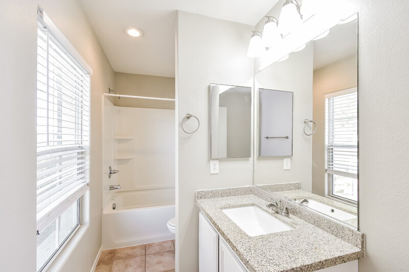 1,970/Mo, 4217 Becket Ct Las Vegas, NV 89129 Main Bathroom View
