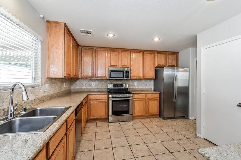 2,310/Mo, 3971 Diamond Gem Ct Las Vegas, NV 89129 Kitchen View