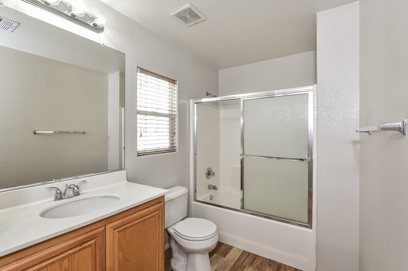 2,310/Mo, 3971 Diamond Gem Ct Las Vegas, NV 89129 Main Bathroom View