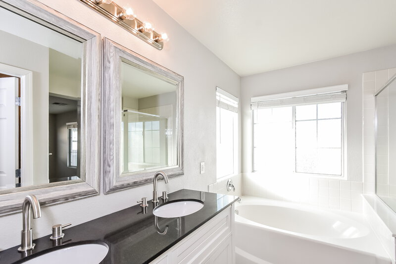 2,045/Mo, 1017 Appaloosa Hills Avenue North Las Vegas, NV 89081 Main Bathroom View