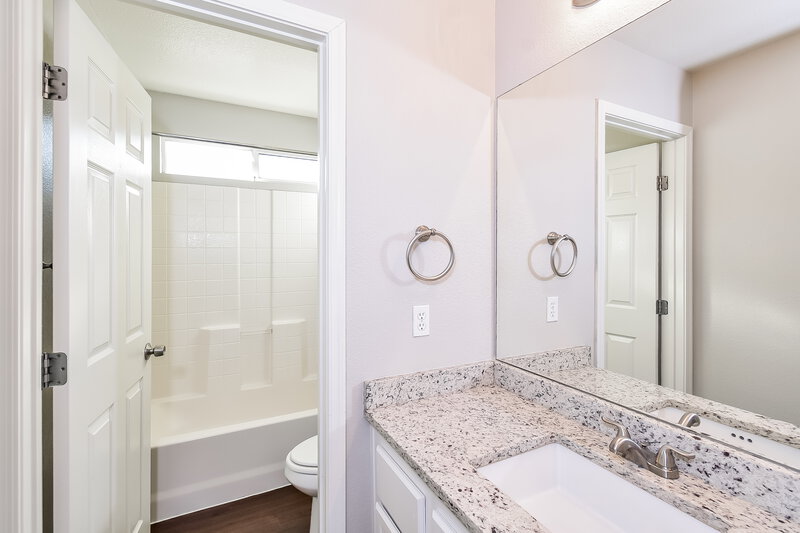 2,045/Mo, 1017 Appaloosa Hills Avenue North Las Vegas, NV 89081 Bathroom View 2