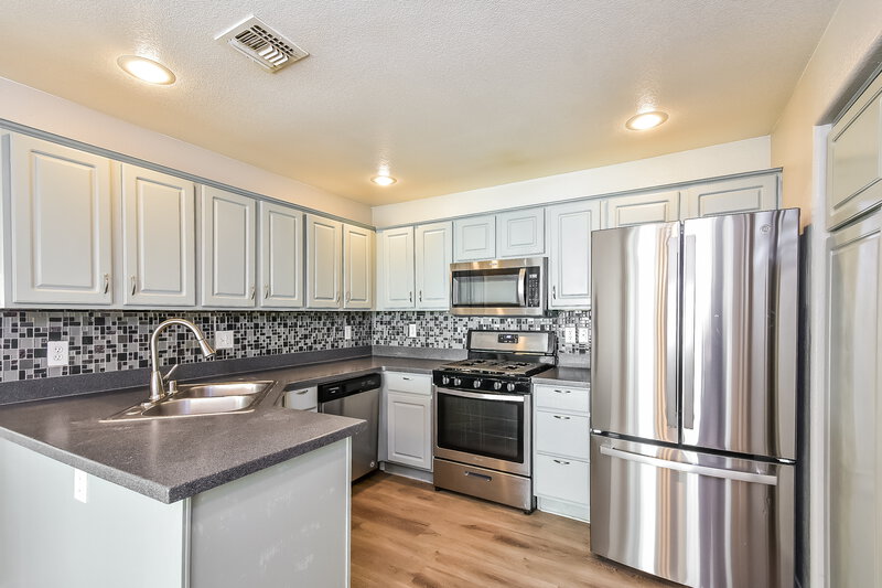 2,195/Mo, 4048 Hazelridge Drive Las Vegas, NV 89129 Kitchen View