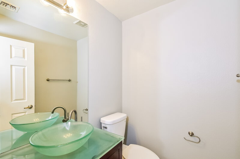 2,195/Mo, 4048 Hazelridge Drive Las Vegas, NV 89129 Bathroom View 2