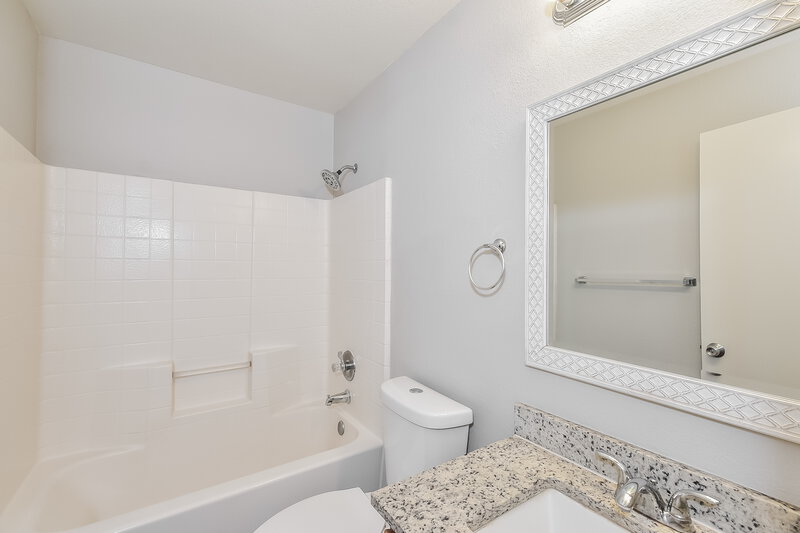 2,095/Mo, 324 Montessa Avenue North Las Vegas, NV 89031 Bathroom View