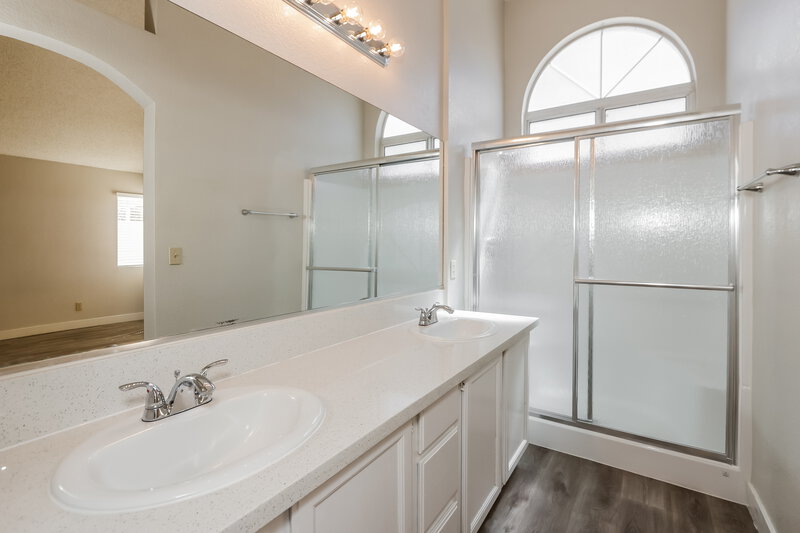 1,975/Mo, 8136 Tone St Las Vegas, NV 89123 Main Bathroom View