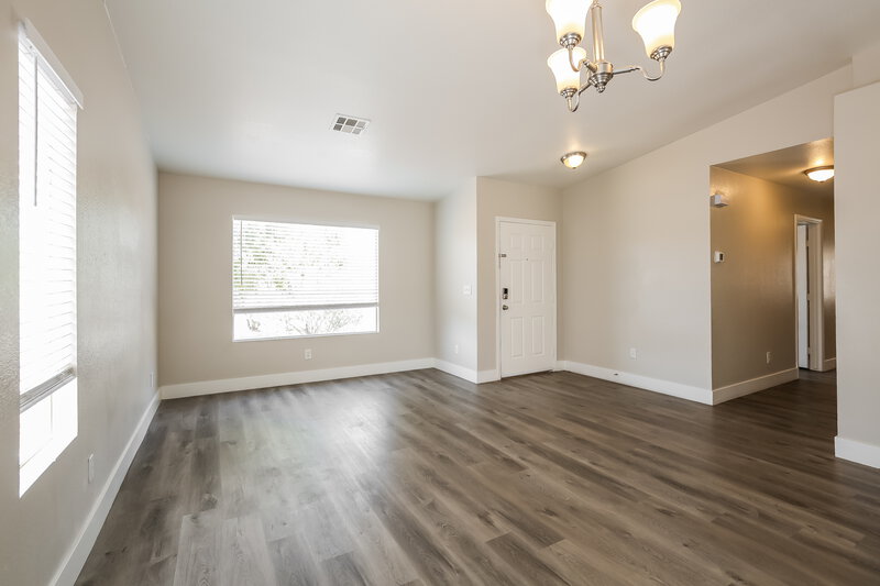 2,210/Mo, 3015 West Hammer Lane North Las Vegas, NV 89031 Dining Room View