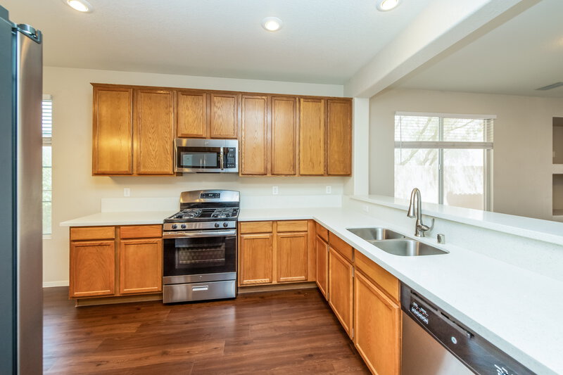 1,980/Mo, 2526 Parasail Point Avenue North Las Vegas, NV 89031 Kitchen View
