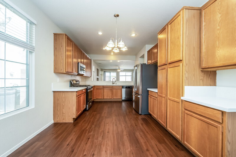 1,980/Mo, 2526 Parasail Point Avenue North Las Vegas, NV 89031 Kitchen View 2