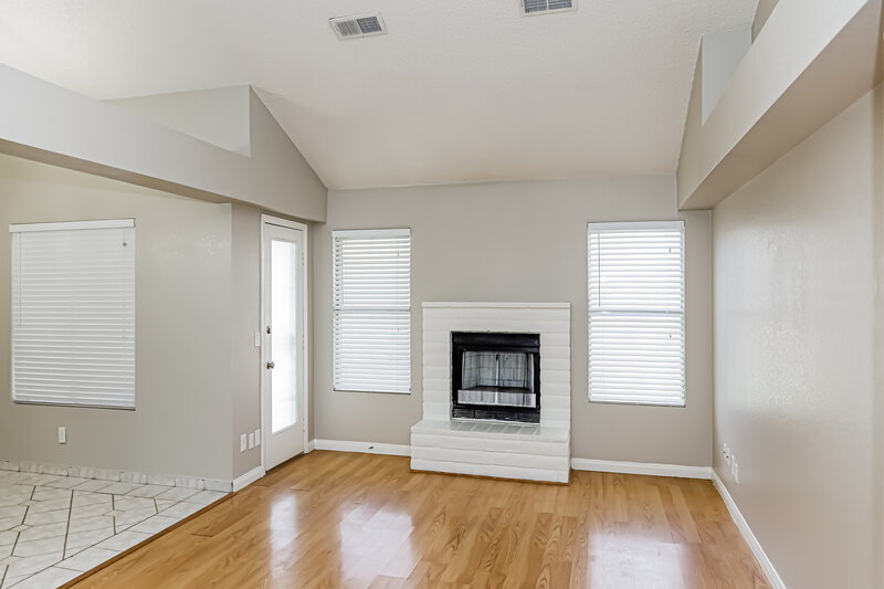 2,190/Mo, 942 Clipper Dr. Henderson, NV 89015 Living Room View
